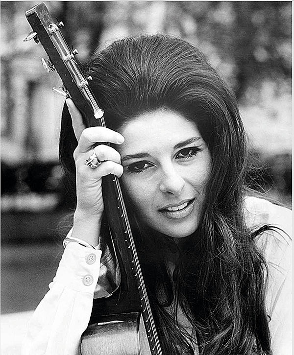 422instudio.Bobbie_Gentry_in_1968_cmyk_sml